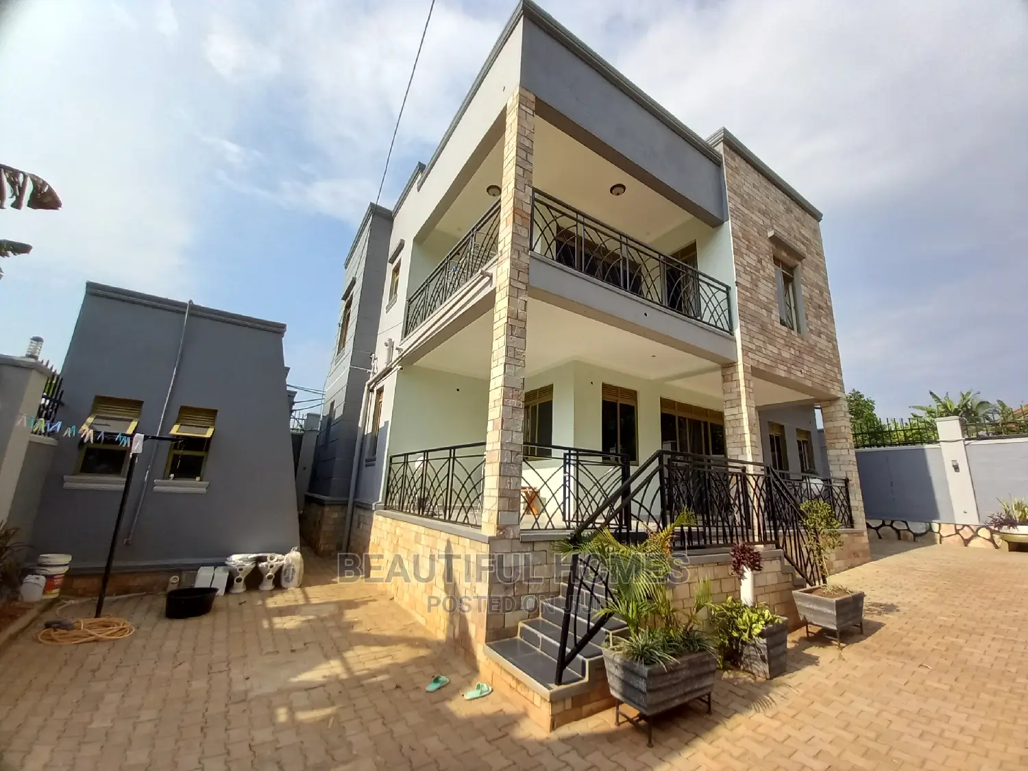 Furnished 4bdrm House in Kira Nice Place for Sale