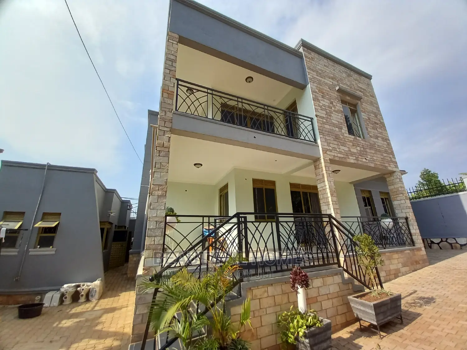 Furnished 4bdrm House in Kira Nice Place for Sale