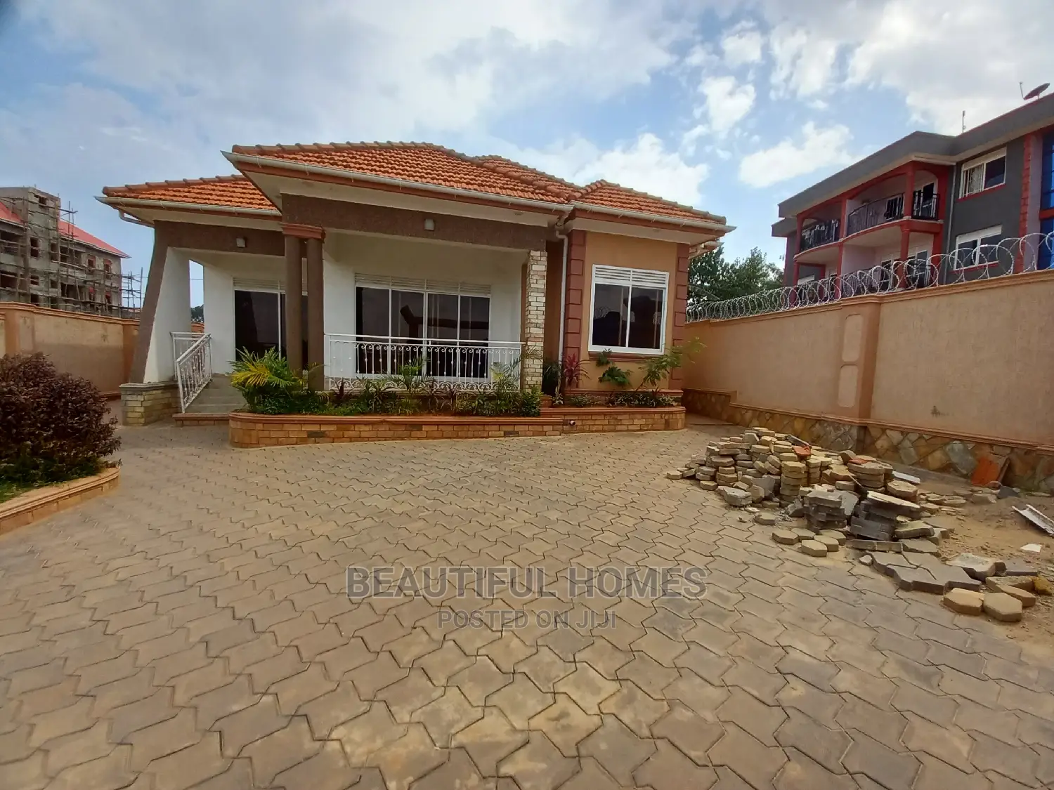 Furnished 4bdrm House in Kira Planned for Sale