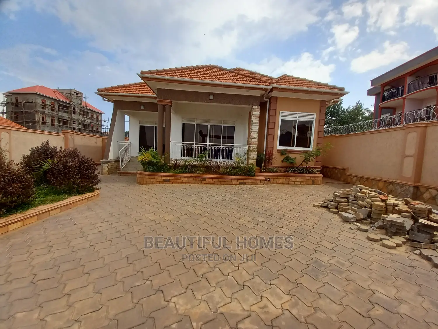Furnished 4bdrm House in Kira Planned for Sale