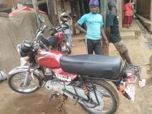 Bajaj Boxer 2021 Red