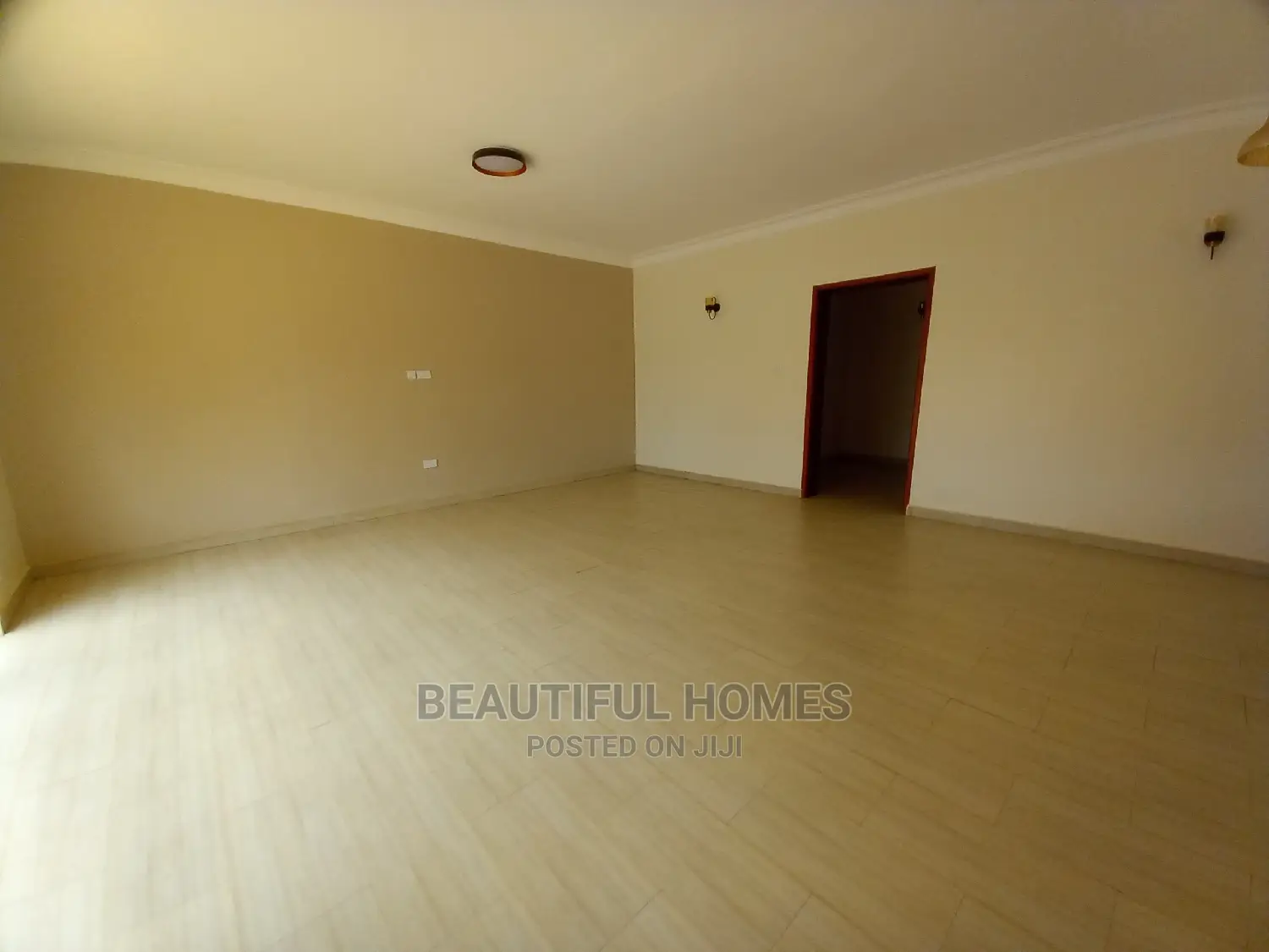 Furnished 4bdrm Bungalow in Mamerito Tarmack, Kira for Sale