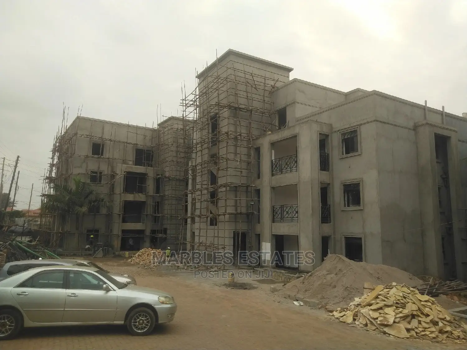 2bdrm Condo in Mbuya, Central Division for Sale