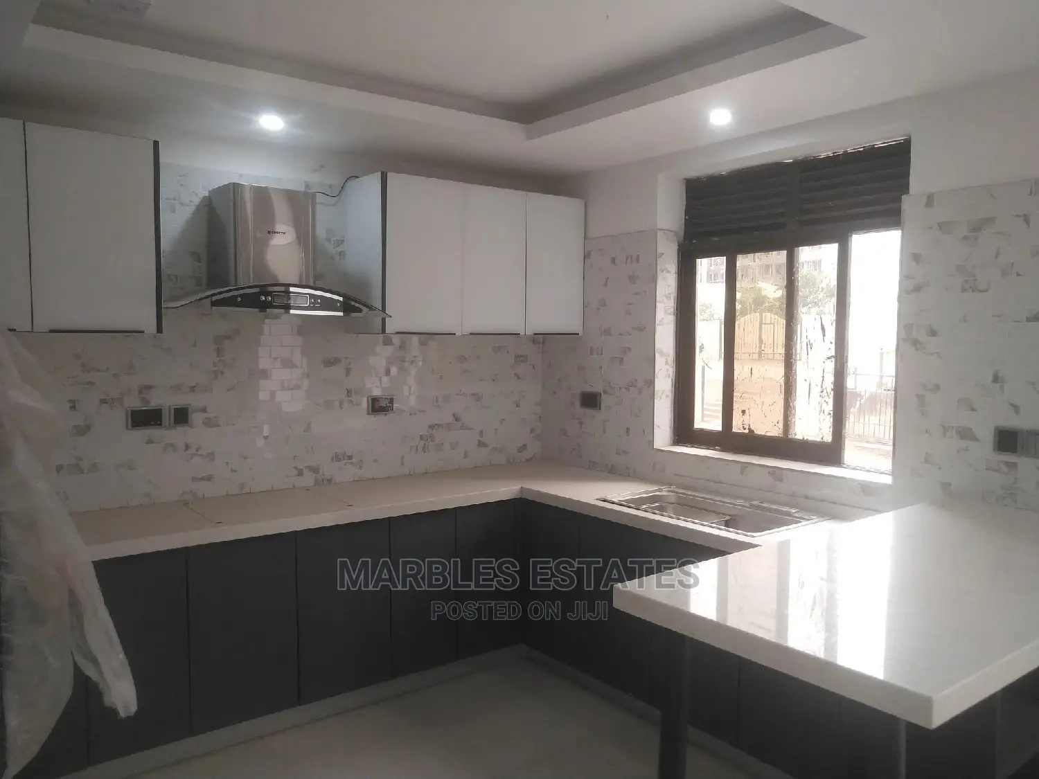 2bdrm Condo in Mbuya, Central Division for Sale