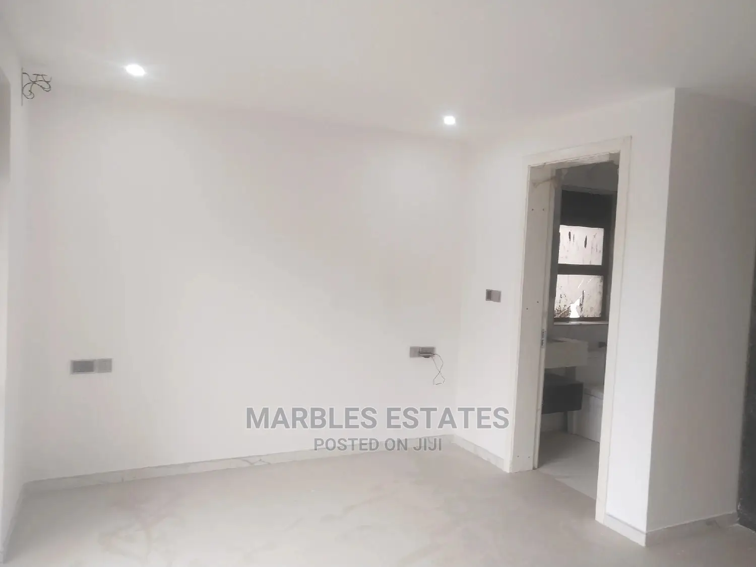 2bdrm Condo in Mbuya, Central Division for Sale