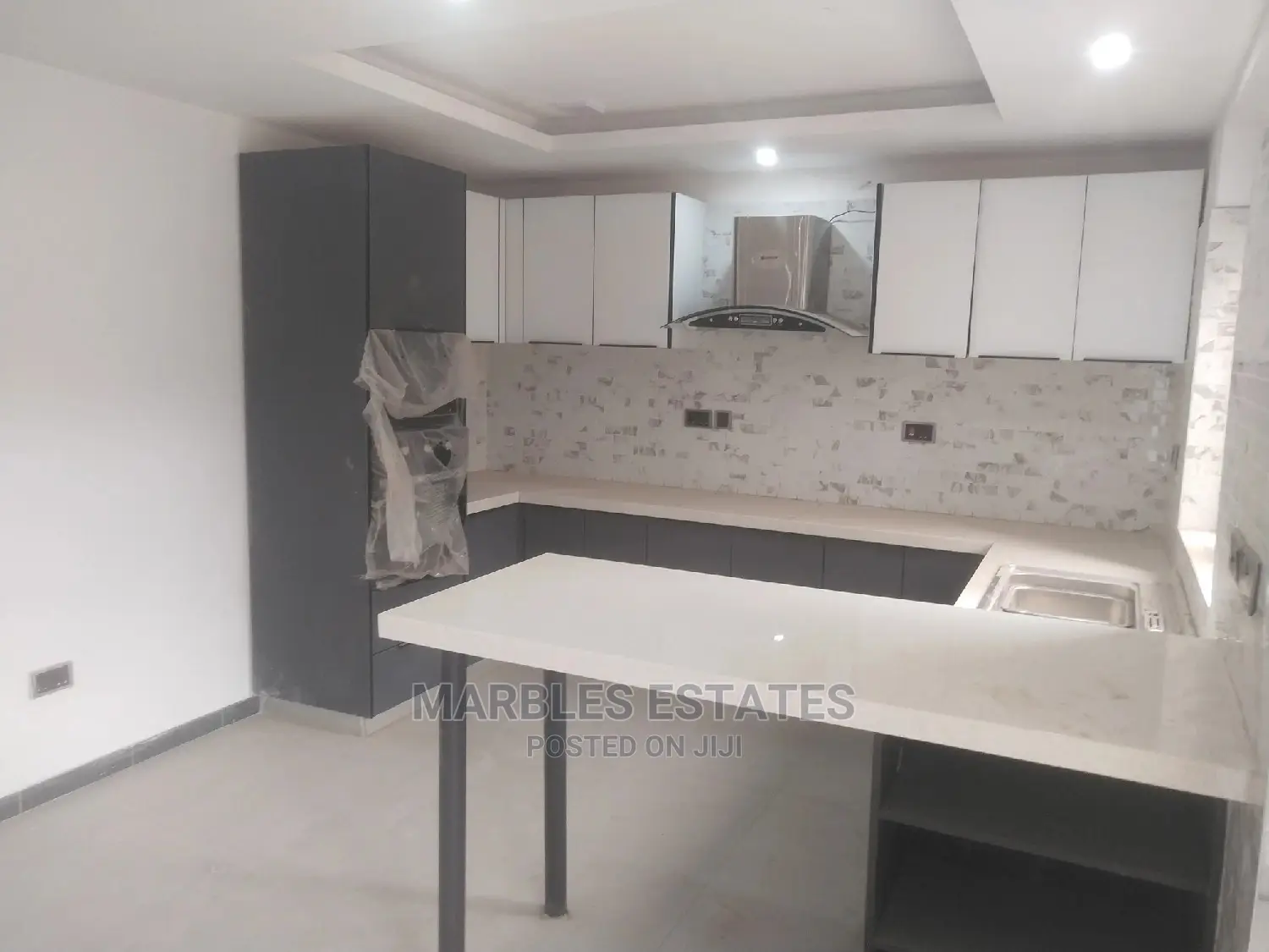 2bdrm Condo in Mbuya, Central Division for Sale
