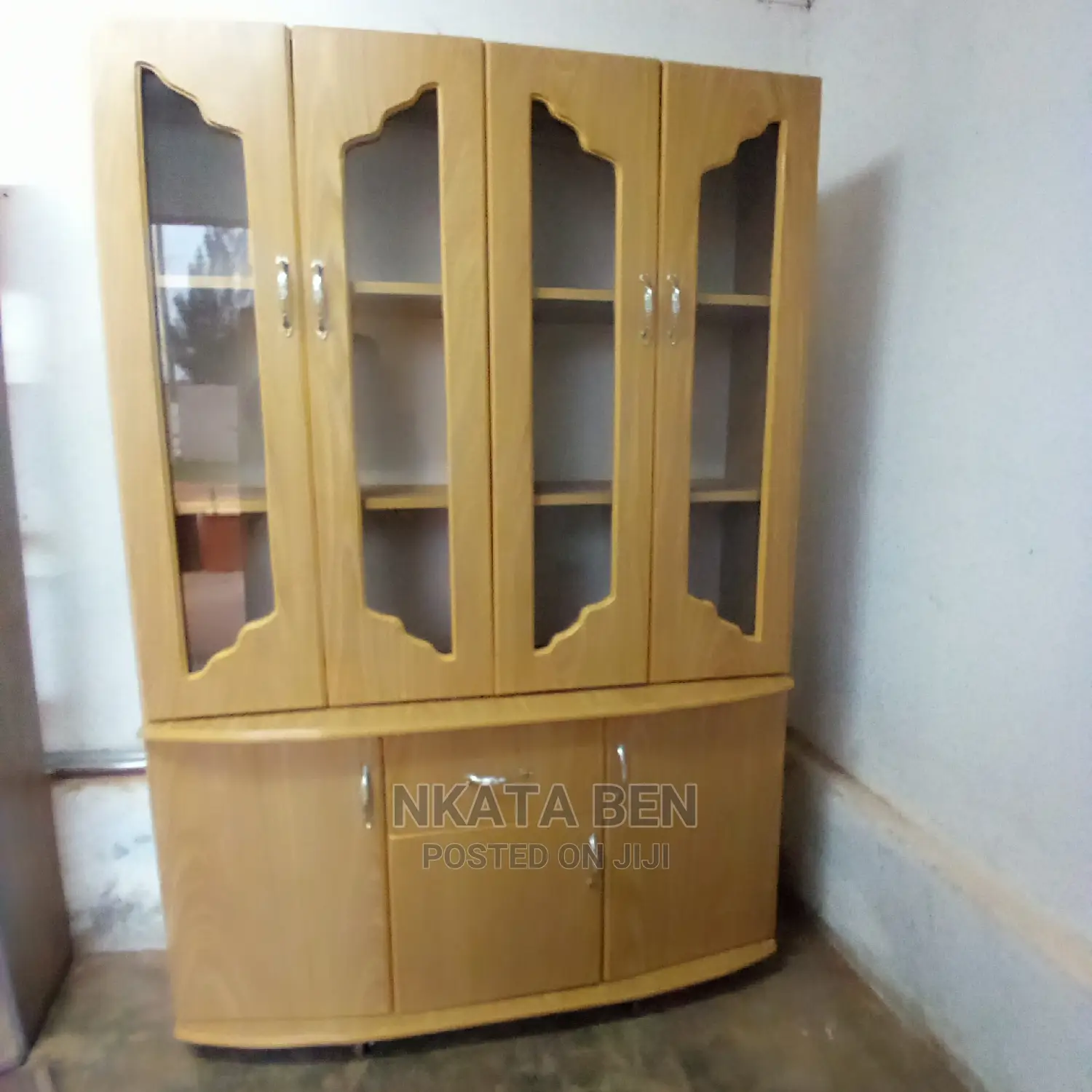 Larva Oak Side Board