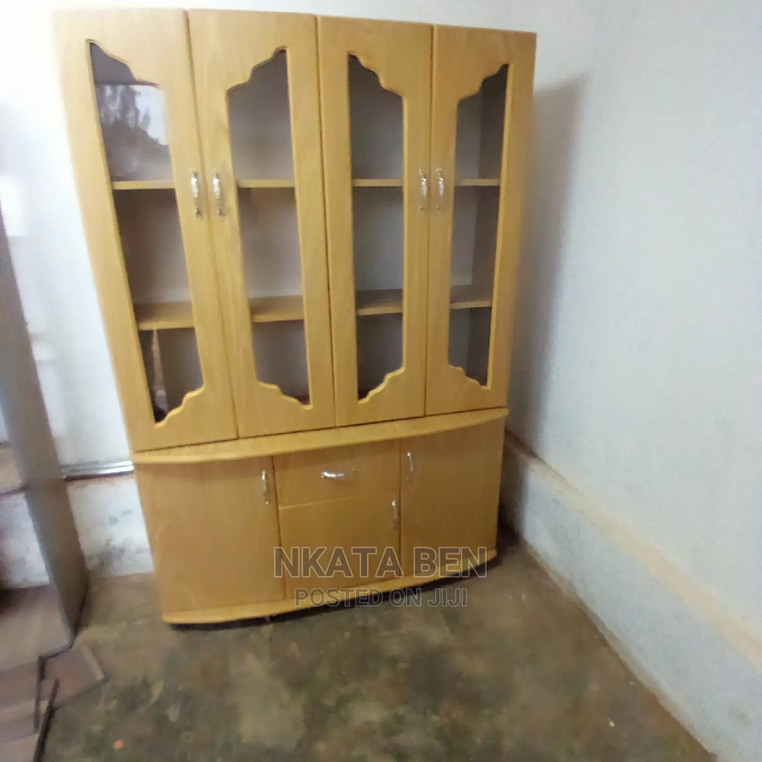 Larva Oak Side Board
