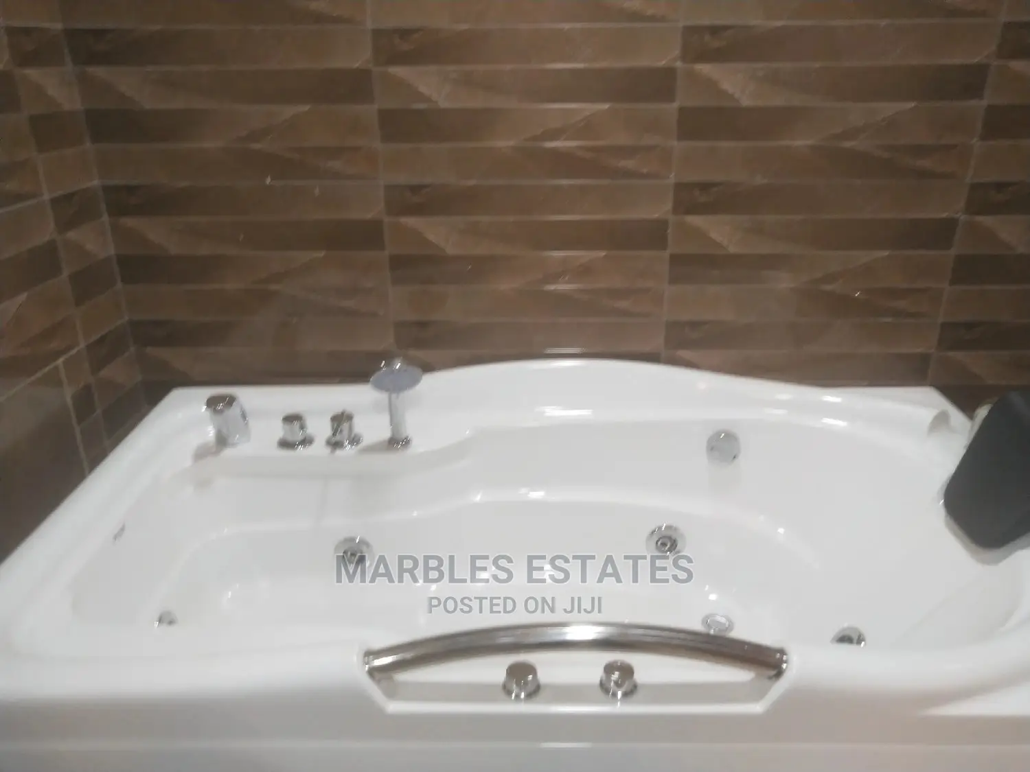 5bdrm Townhouse/Terrace in Bugolobi, Central Division for Rent