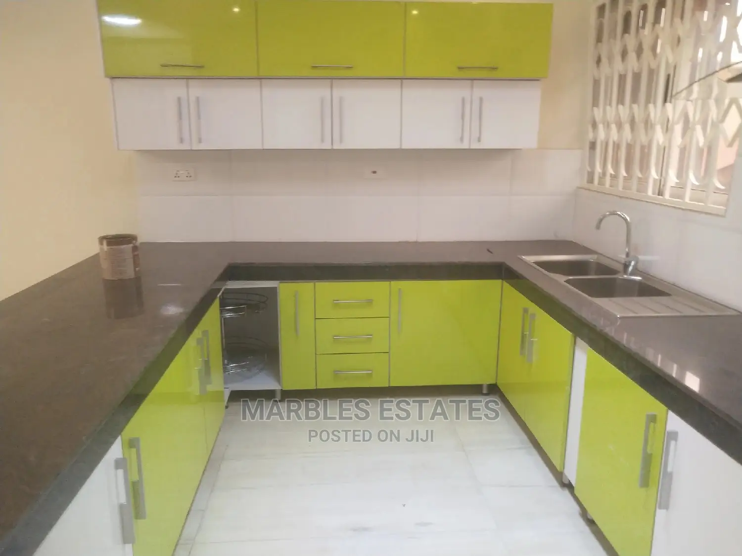 5bdrm Townhouse/Terrace in Bugolobi, Central Division for Rent