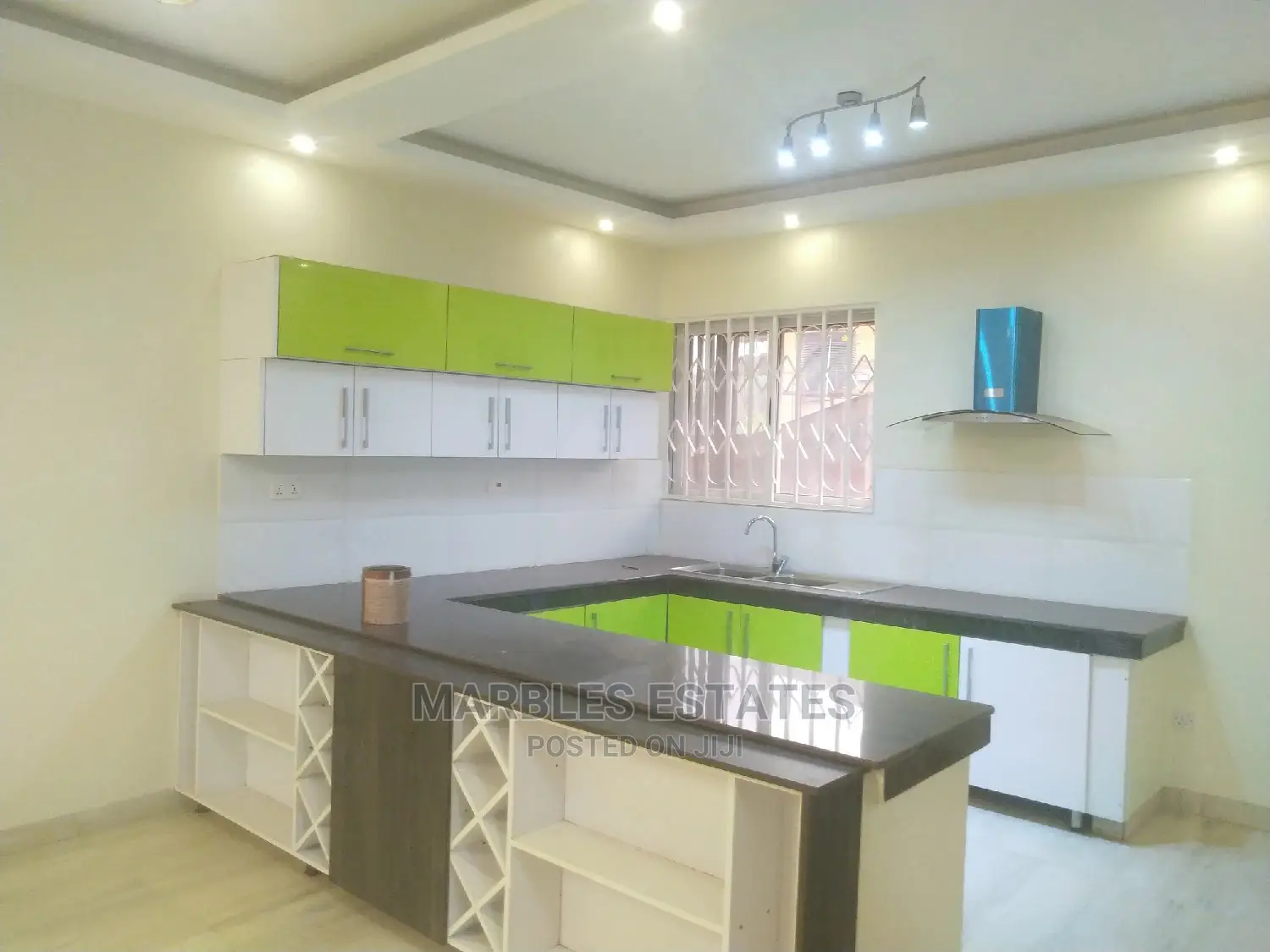 5bdrm Townhouse/Terrace in Bugolobi, Central Division for Rent