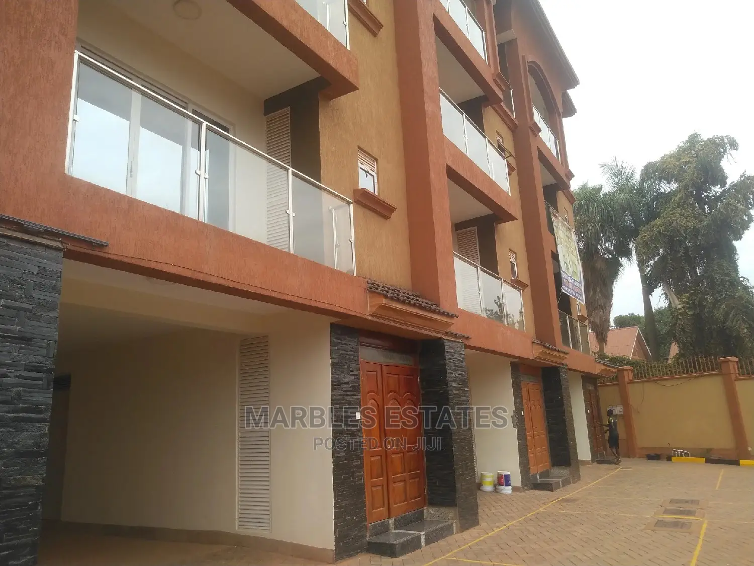 5bdrm Townhouse/Terrace in Bugolobi, Central Division for Rent
