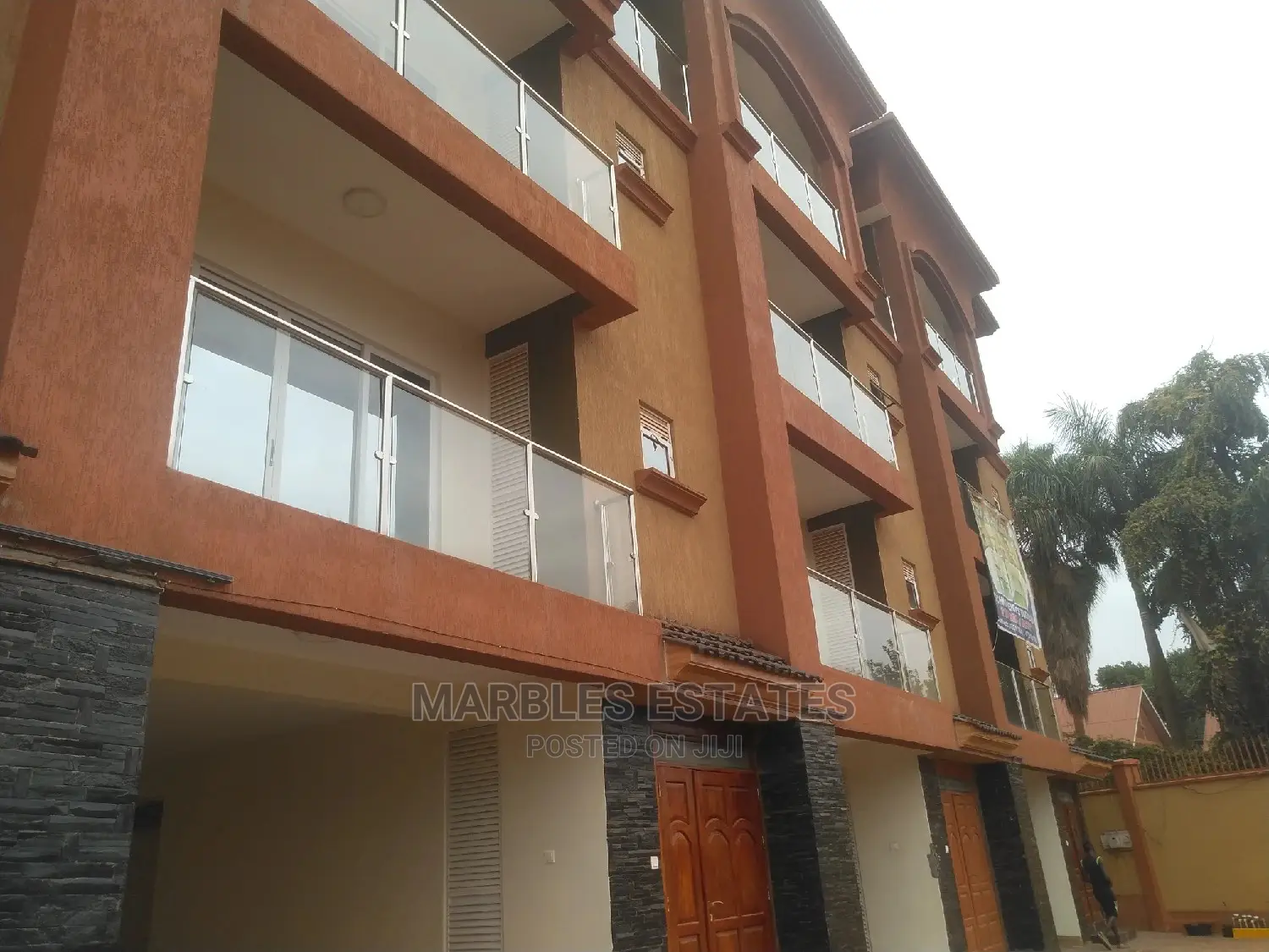 5bdrm Townhouse/Terrace in Bugolobi, Central Division for Rent