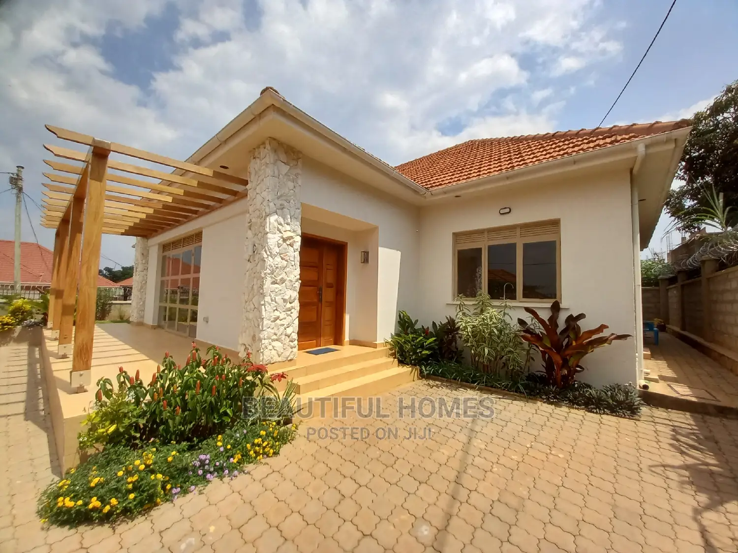 Furnished 4bdrm House in Kira Corporate for Sale
