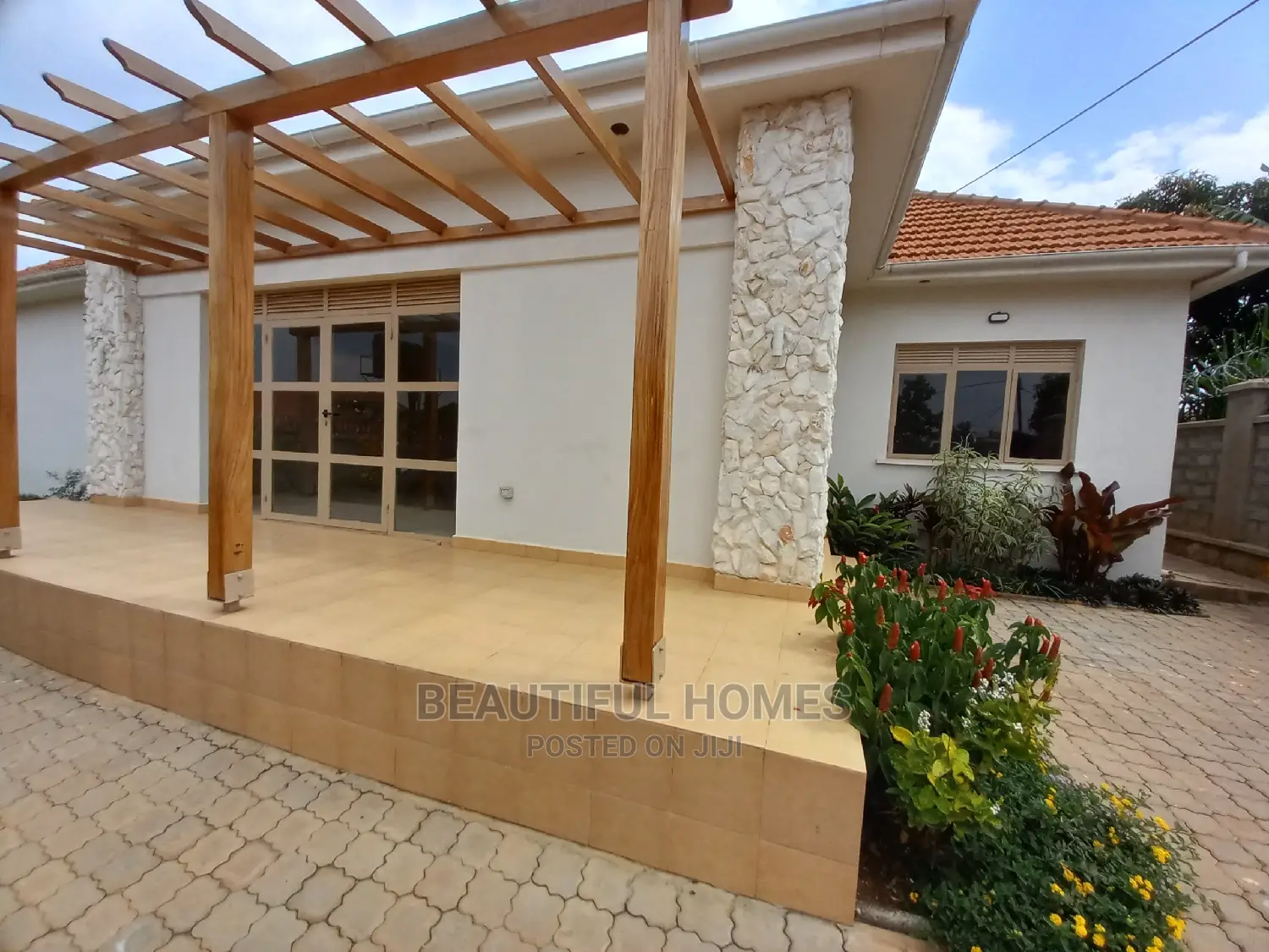 Furnished 4bdrm House in Kira Corporate for Sale