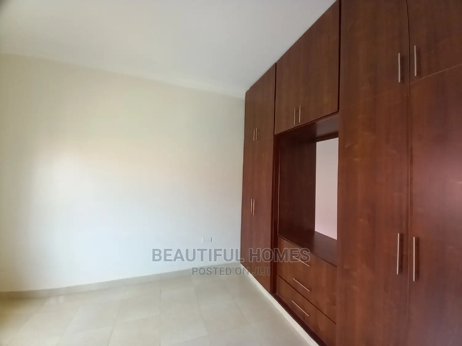Furnished 4bdrm House in Kira Corporate for Sale