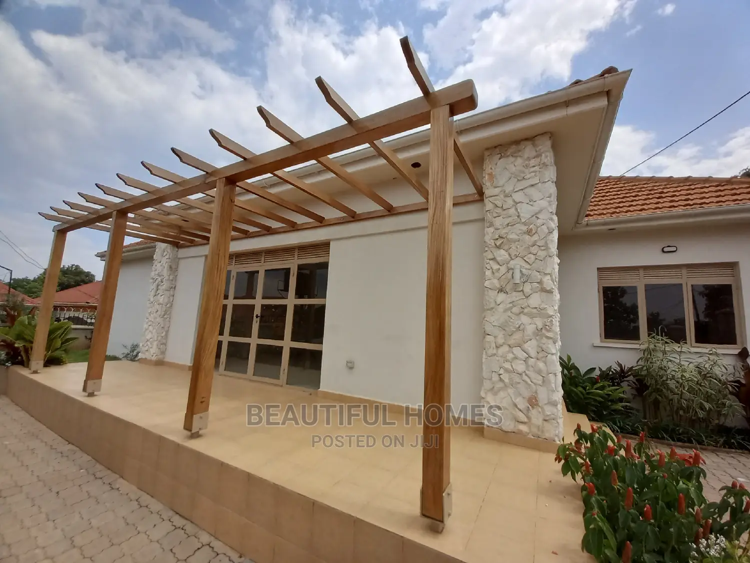 Furnished 4bdrm House in Kira Corporate for Sale