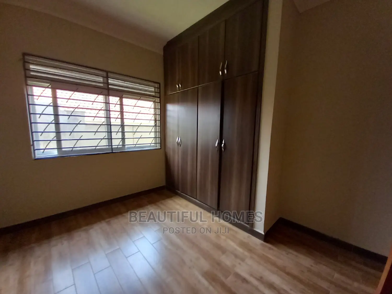 Furnished 4bdrm House in Kira for Sale