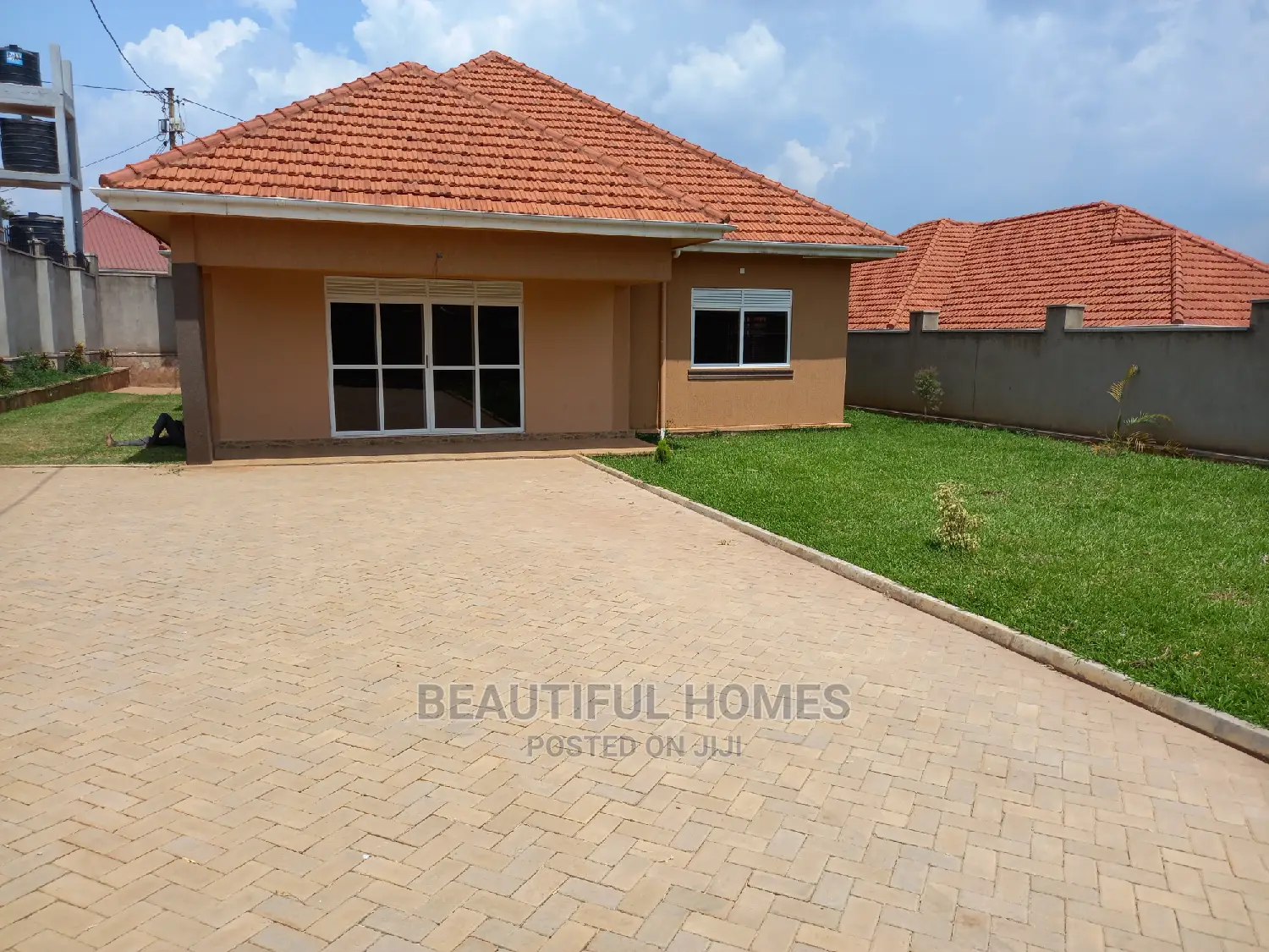 Furnished 4bdrm House in Kira Good View for Sale