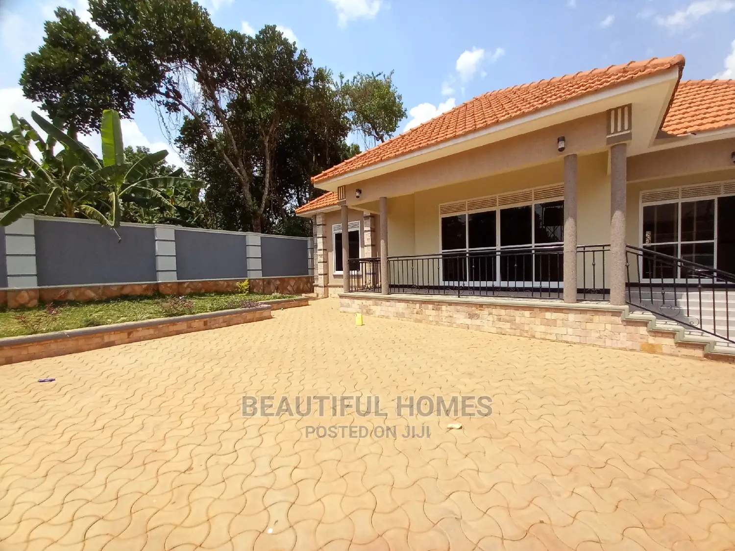 Furnished 4bdrm Bungalow in Kira for Sale