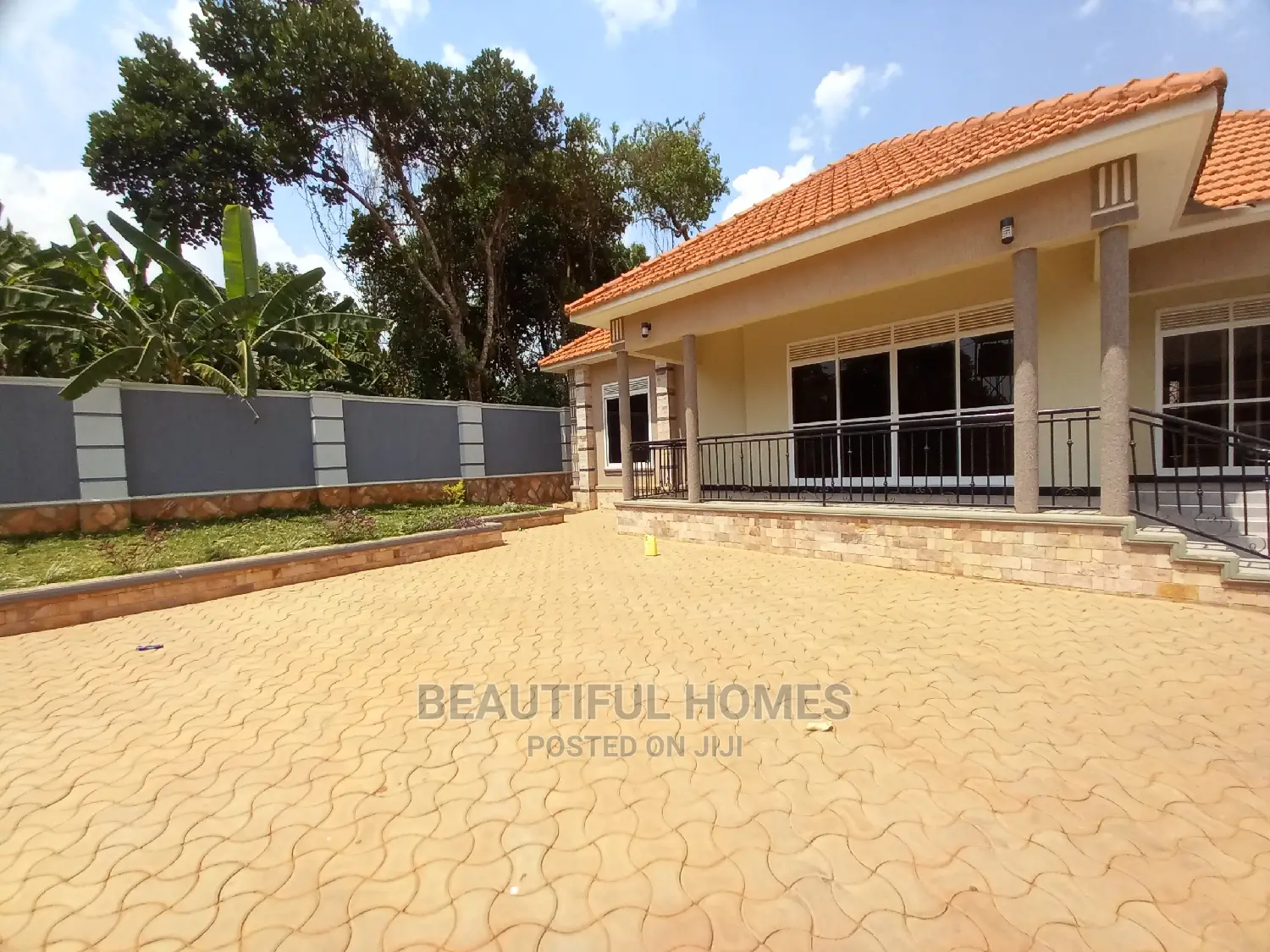 Furnished 4bdrm Bungalow in Kira for Sale