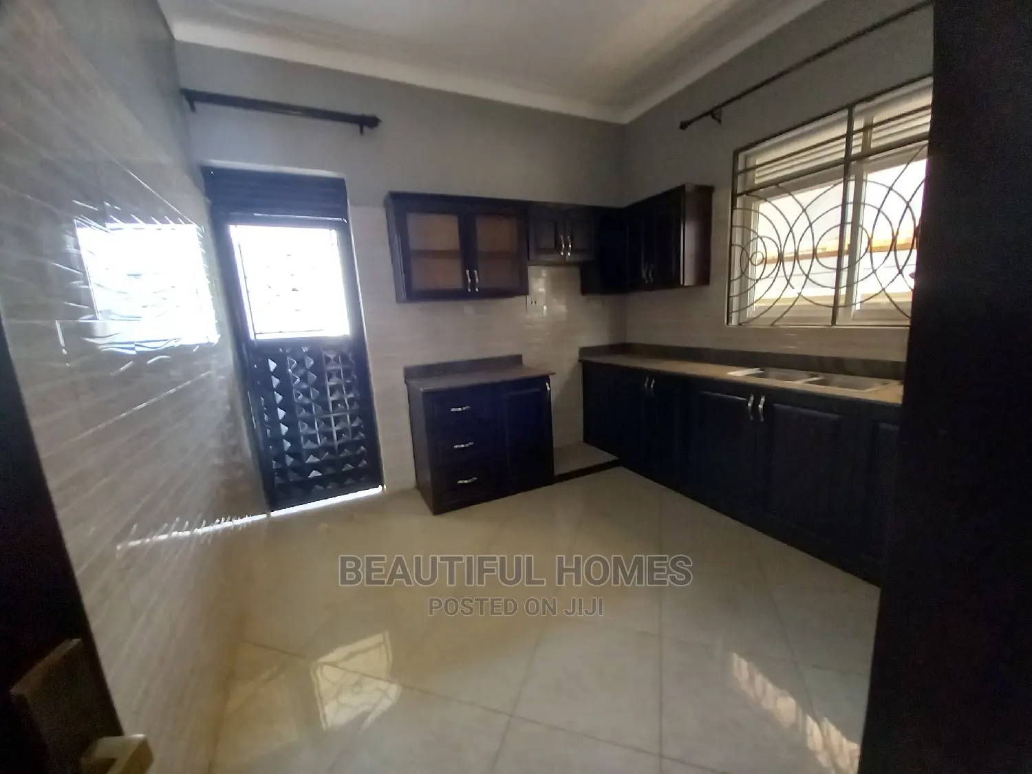 Furnished 4bdrm Bungalow in Kira for Sale