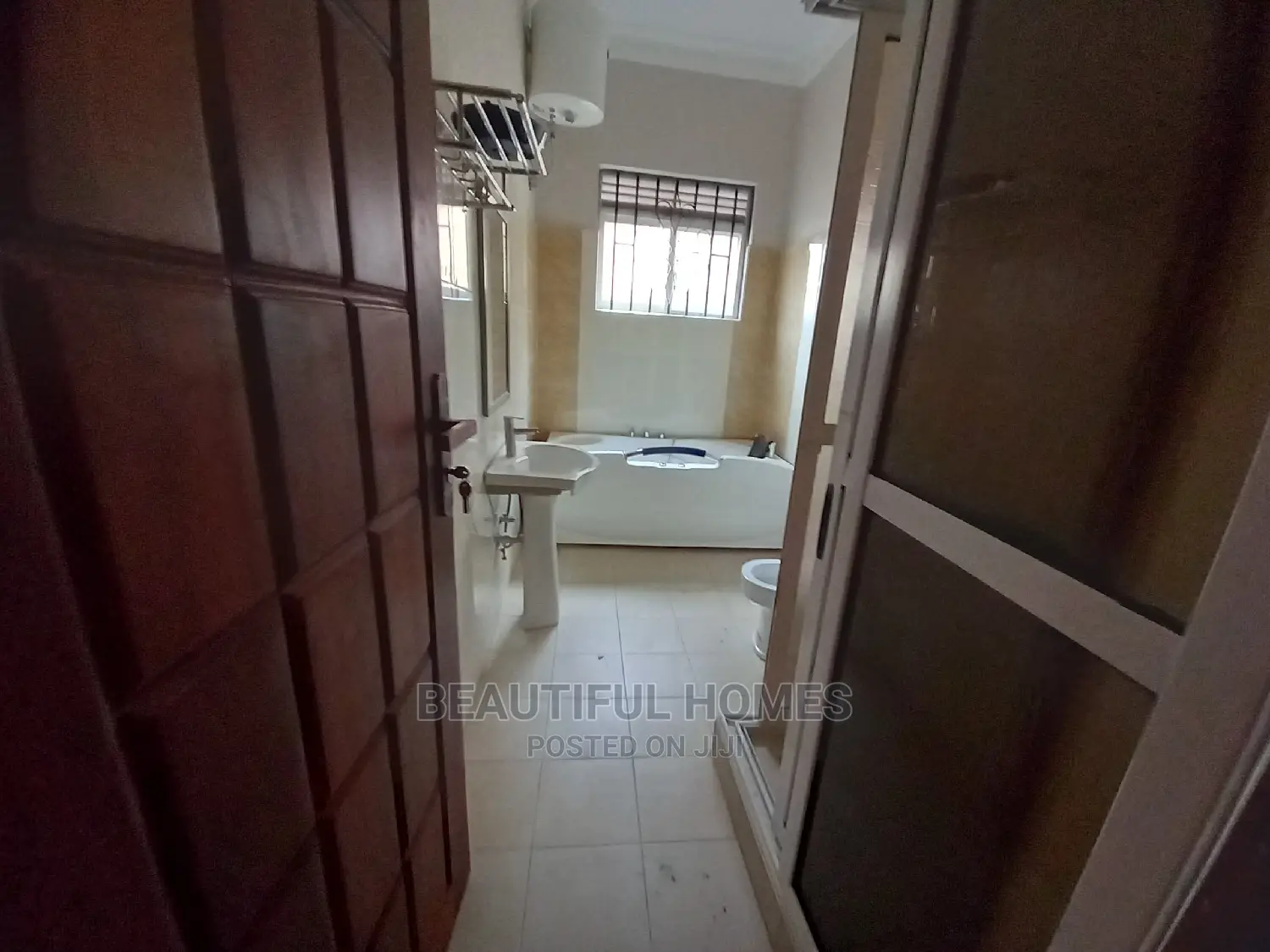 Furnished 4bdrm Bungalow in Kira Mamerito Rd for Sale