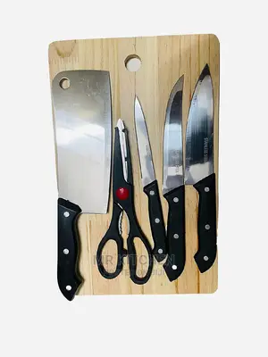 Knife Set (With a Chopping Board)