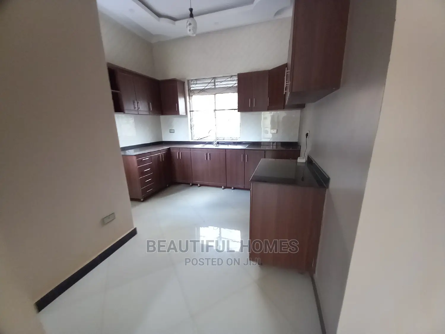 Furnished 4bdrm House in Posh Tarmack Estate, Kira for Sale