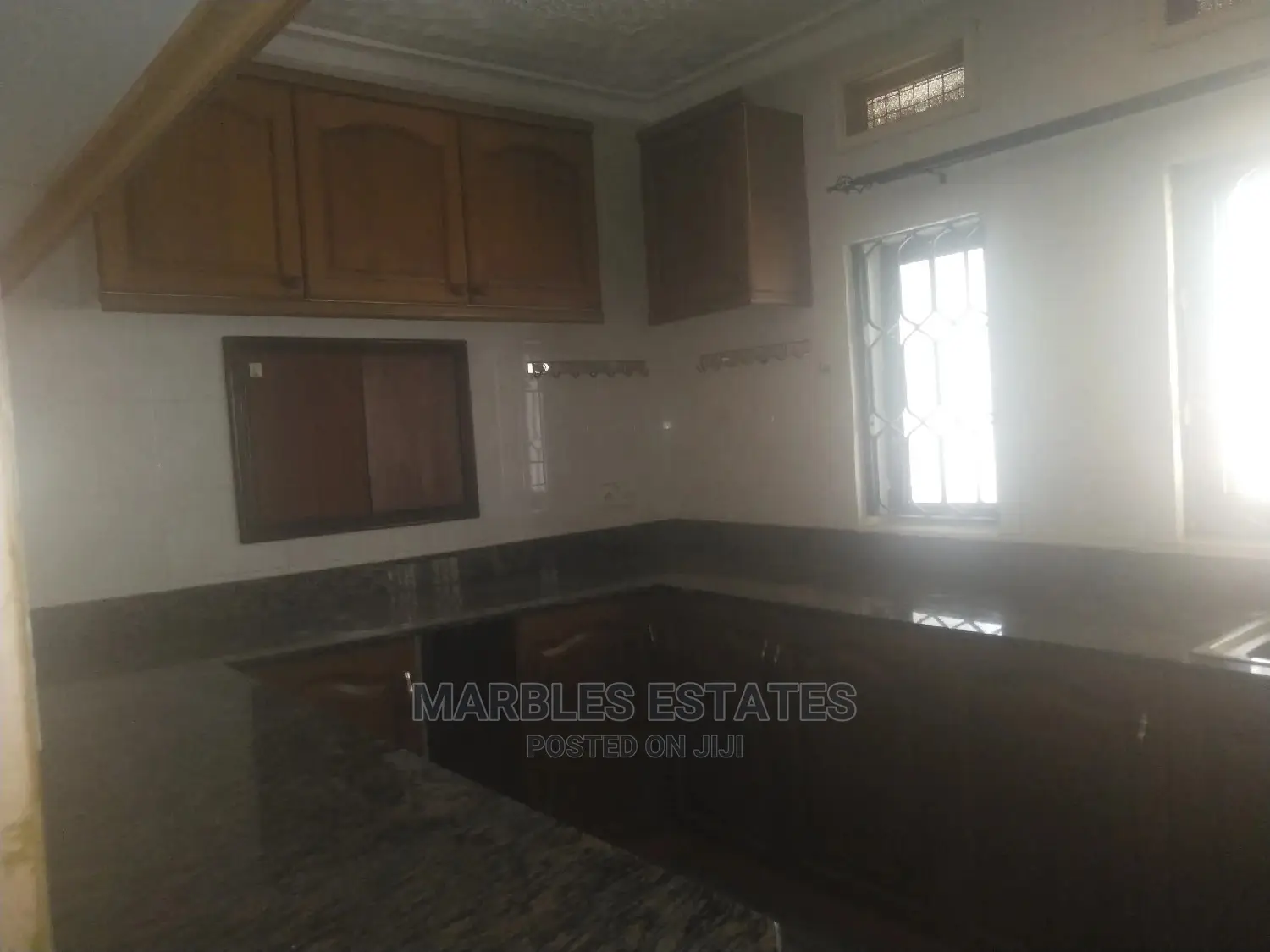 4bdrm Bungalow in Bugolobi, Central Division for Rent