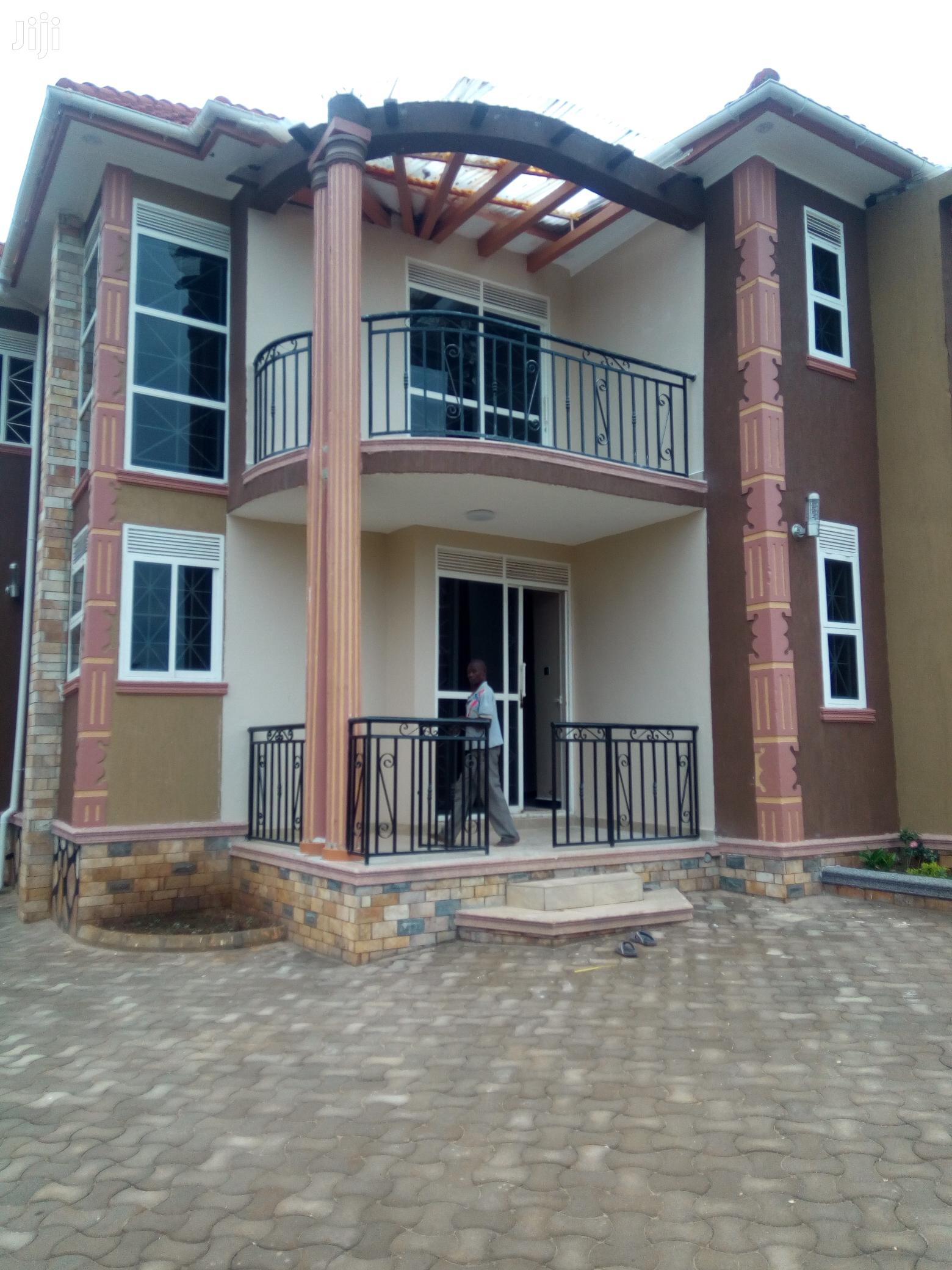 Kira Sparkling House on Market