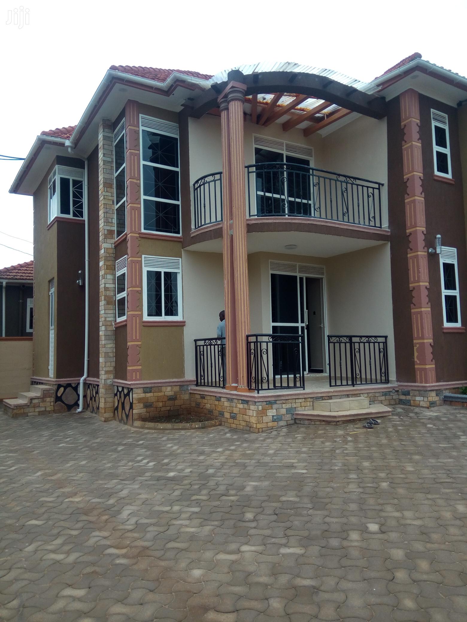 Kira Sparkling House on Market