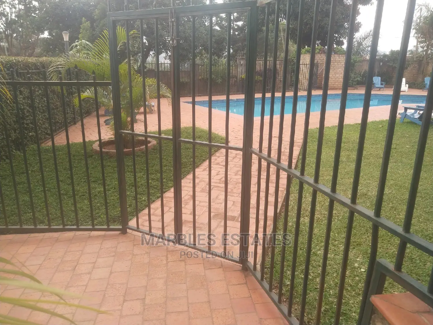 3bdrm Apartment in Kololo, Central Division for Sale