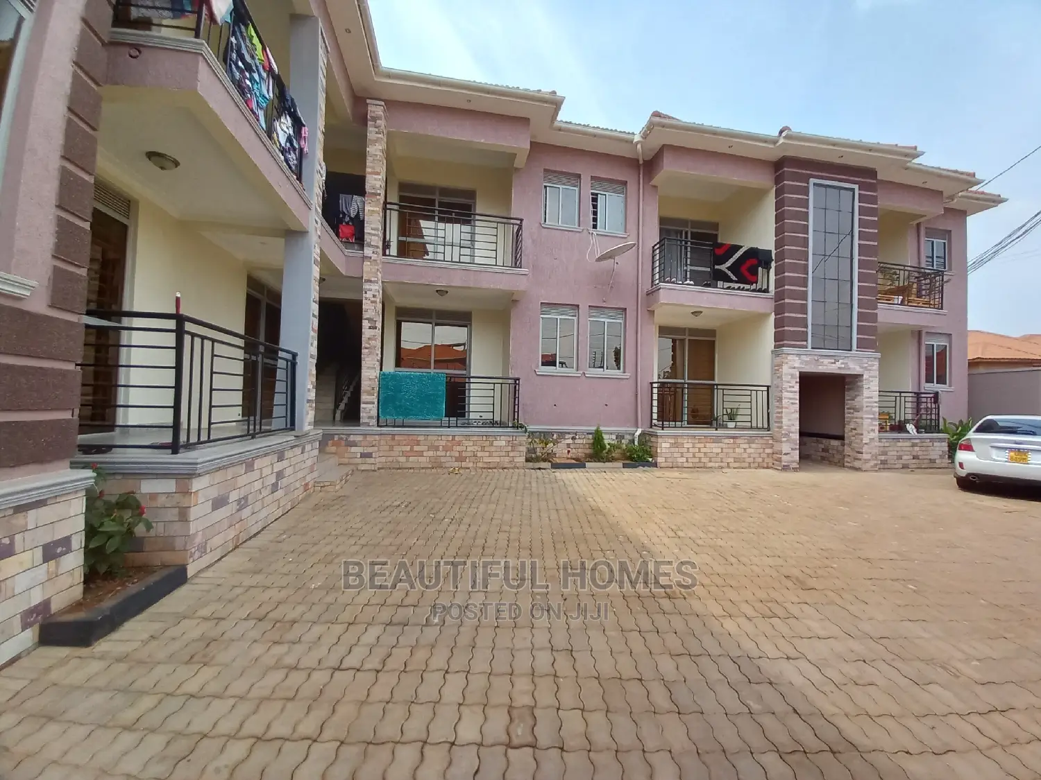 Furnished 2bdrm Apartment in Kira Tarmack, Central Division for Sale
