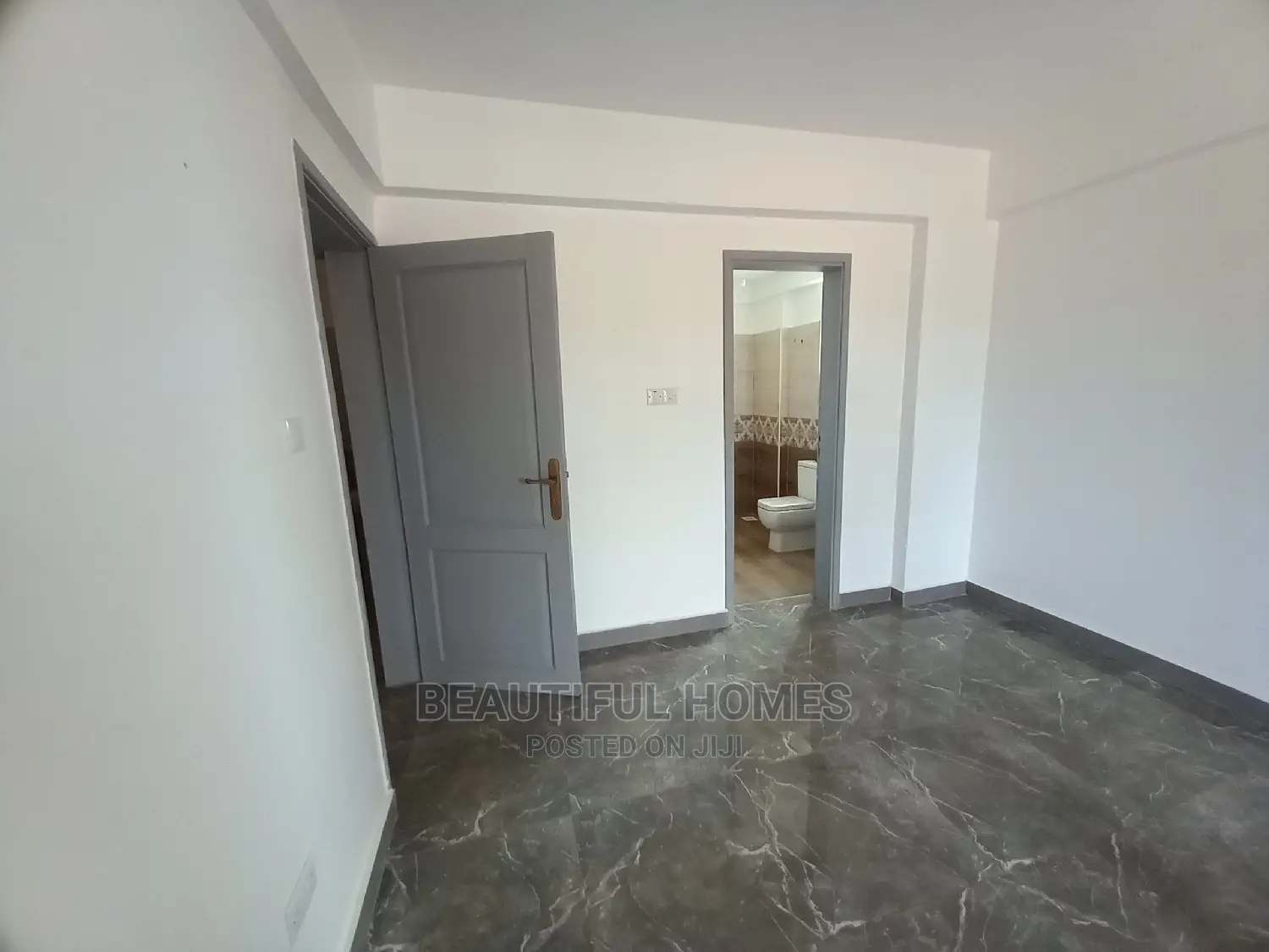 Furnished 2bdrm Apartment in Kira Tarmack, Central Division for Sale