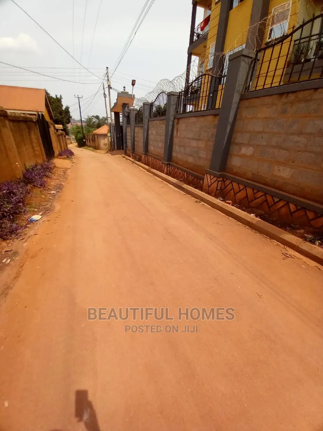 Furnished 2bdrm Apartment in Kira Tarmack, Central Division for Sale