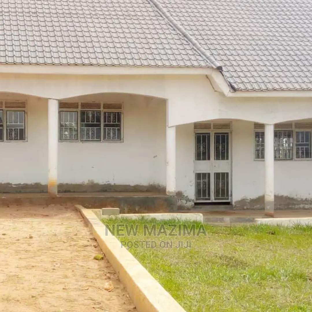 Brand New Built School on Quicksale in Heart of Nsangi Town