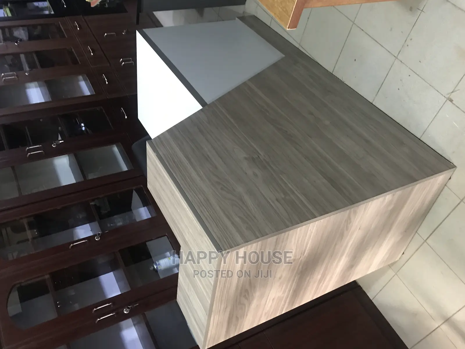 Reception Desk / Counter Table