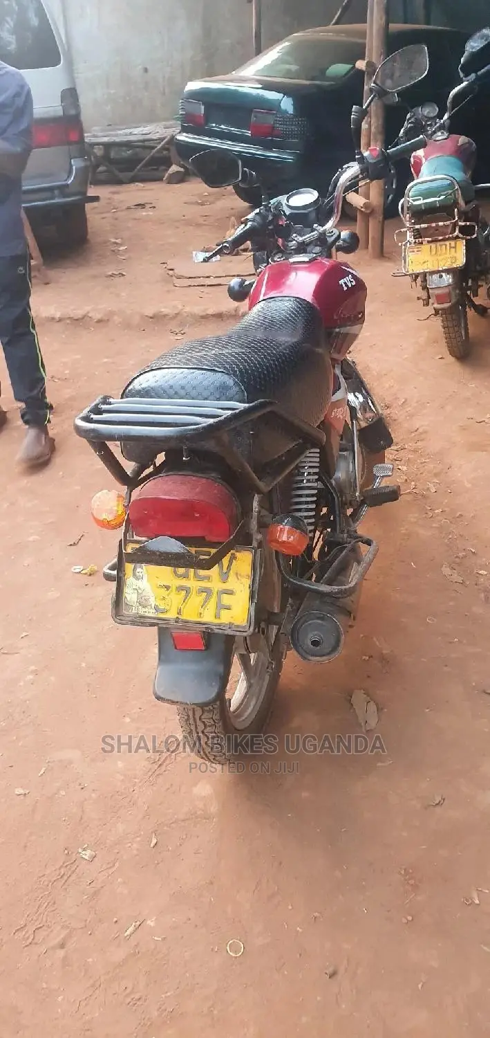 TVS Apache 160 4V 2020 Pink