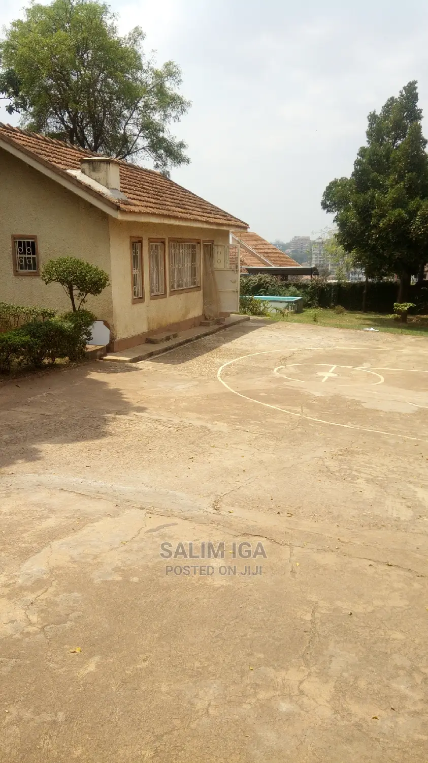 5bdrm Bungalow in Kololo Property, Central Division for Rent