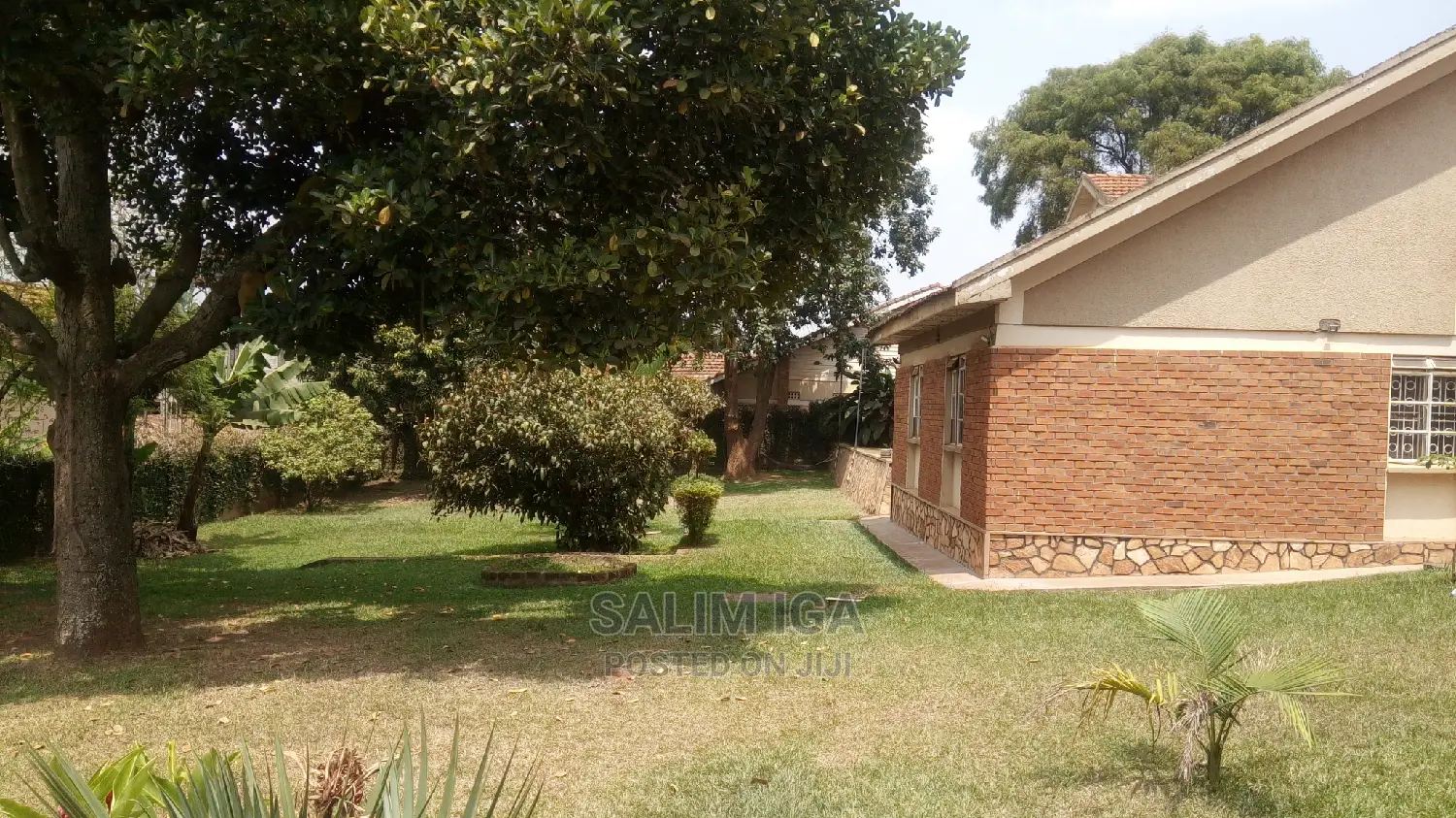 5bdrm Bungalow in Kololo Property, Central Division for Rent