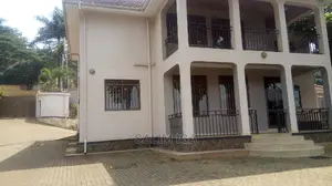 5bdrm Duplex in Kololo Property, Central Division for Rent