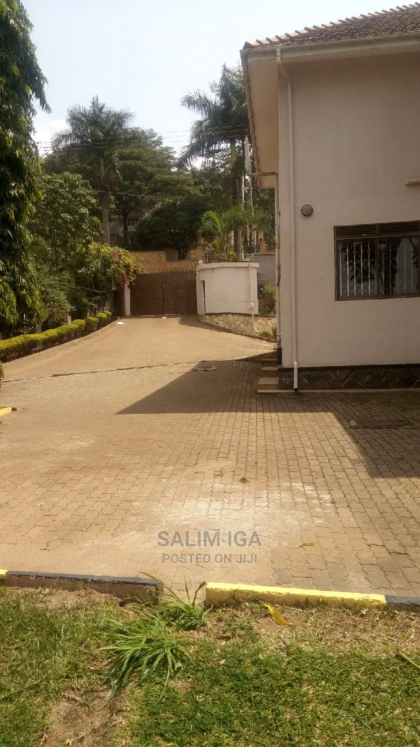 5bdrm Duplex in Kololo Property, Central Division for Rent