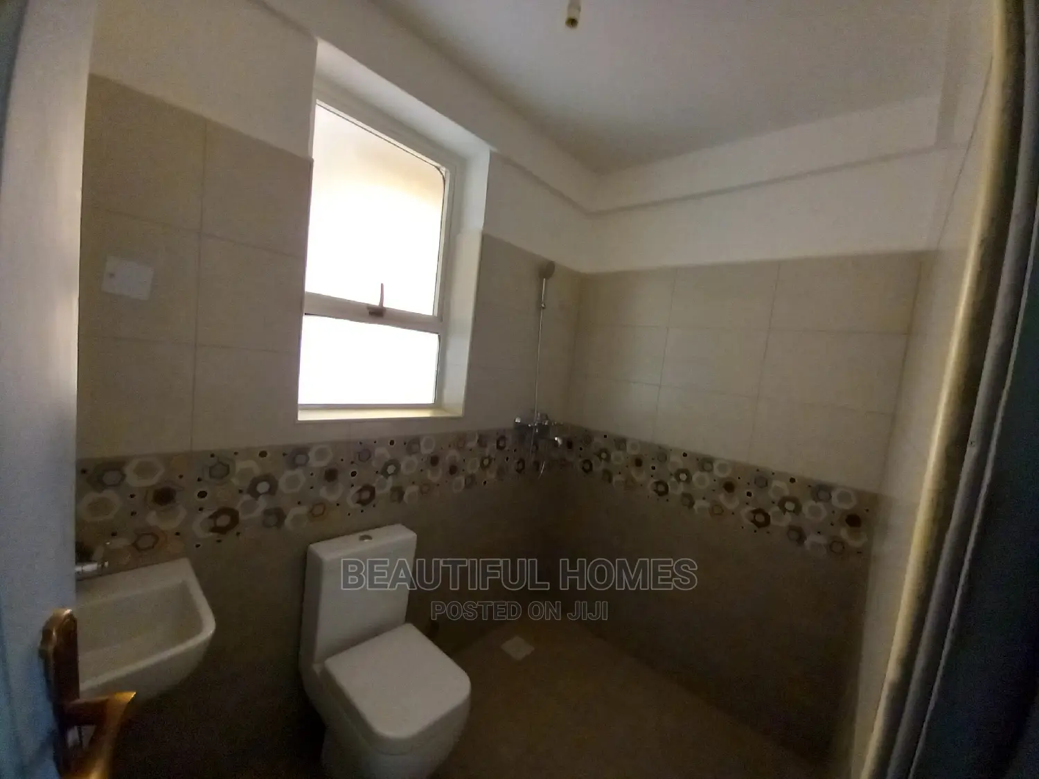 Furnished 2bdrm Condo in Bukoto, Central Division for Sale