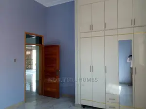 Furnished 2bdrm Condo in Bukoto, Central Division for Sale