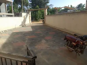 Furnished 4bdrm House in Kira First for Sale