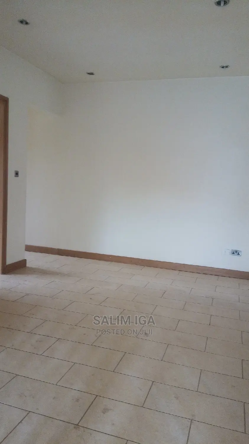 5bdrm Townhouse/Terrace in Kololo Property, Central Division for Rent