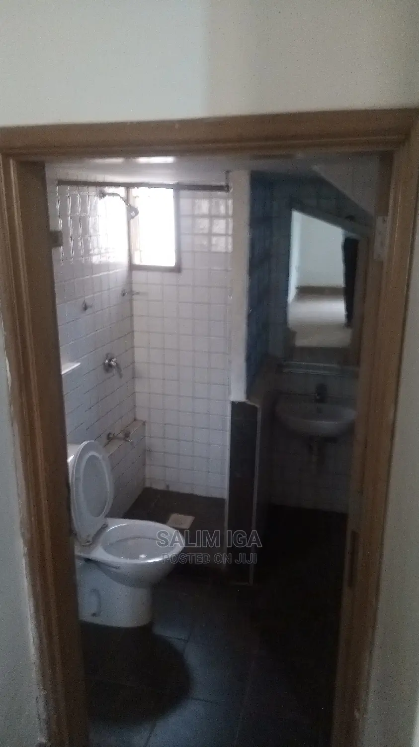 5bdrm Townhouse/Terrace in Kololo Property, Central Division for Rent
