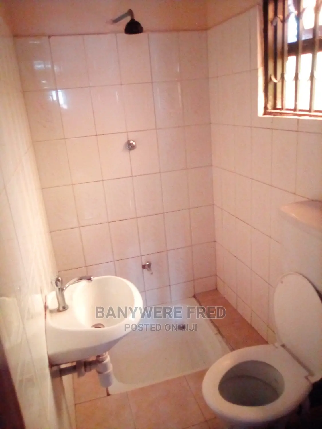 Furnished 3bdrm Bungalow in Kira for Rent