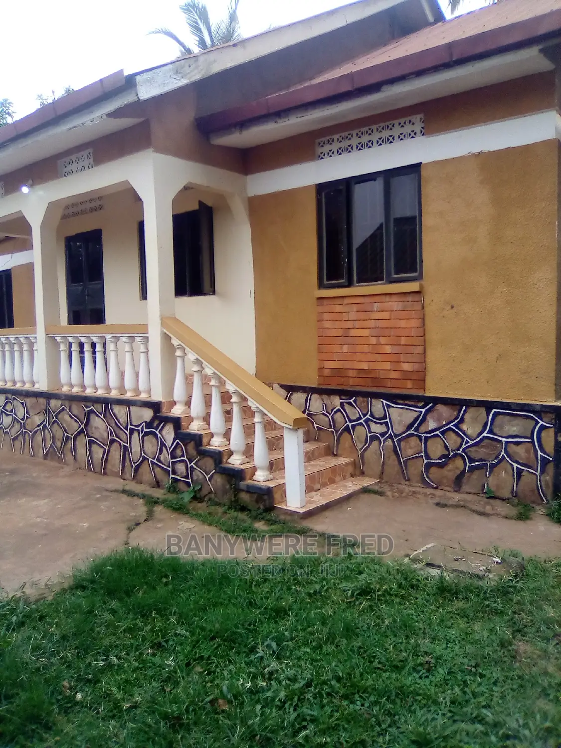 Furnished 3bdrm Bungalow in Kira for Rent